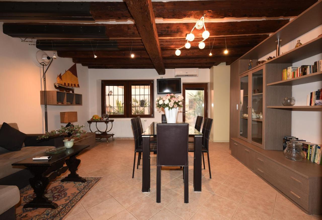 Do Pozzi Apartment Venesia Bagian luar foto