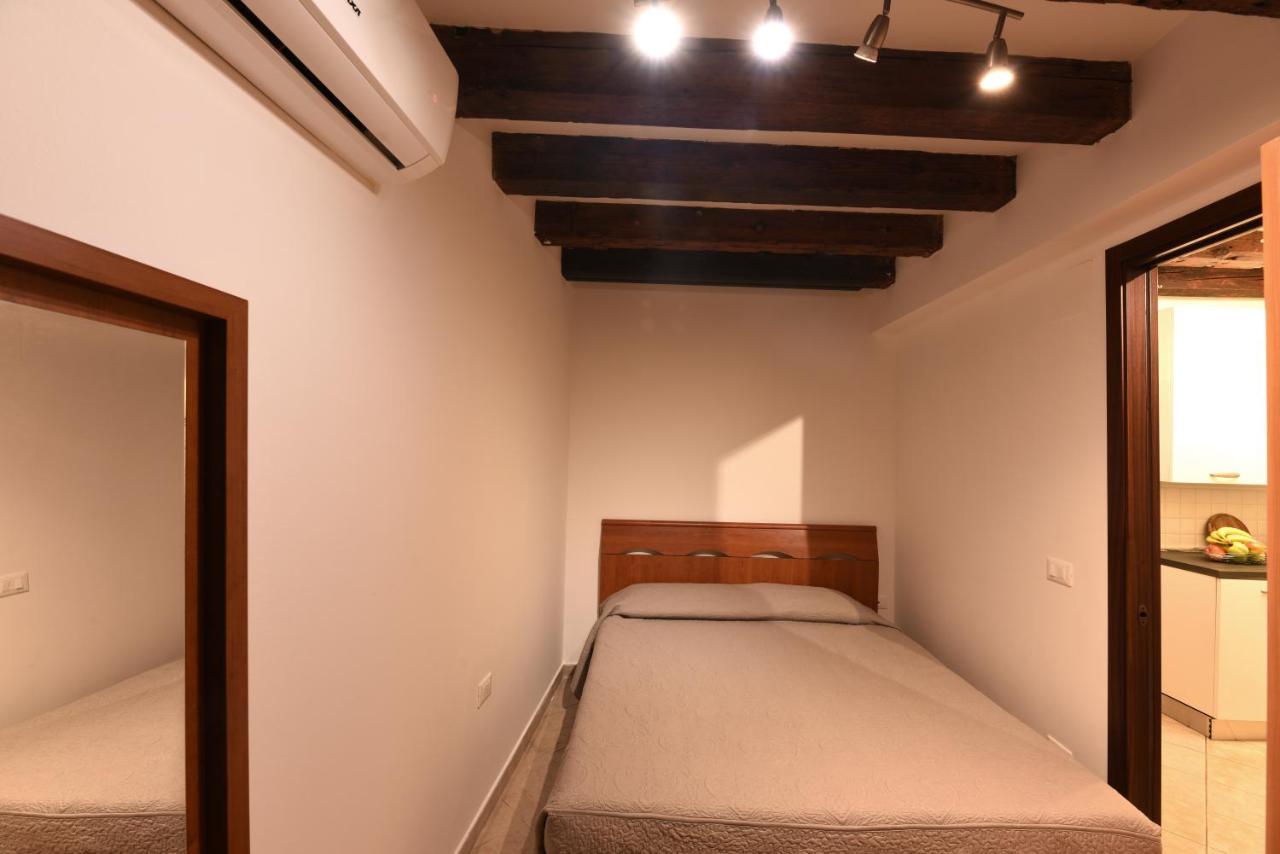 Do Pozzi Apartment Venesia Bagian luar foto