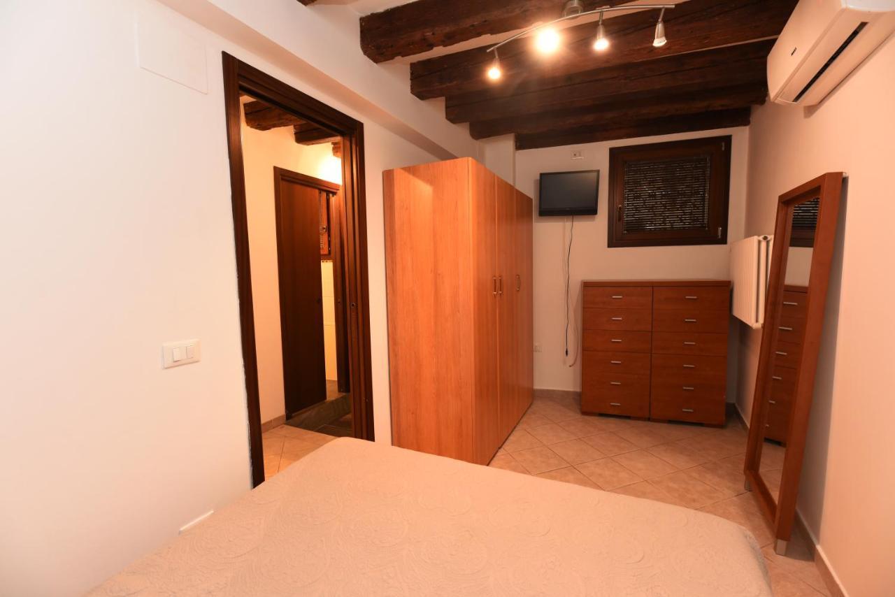 Do Pozzi Apartment Venesia Bagian luar foto