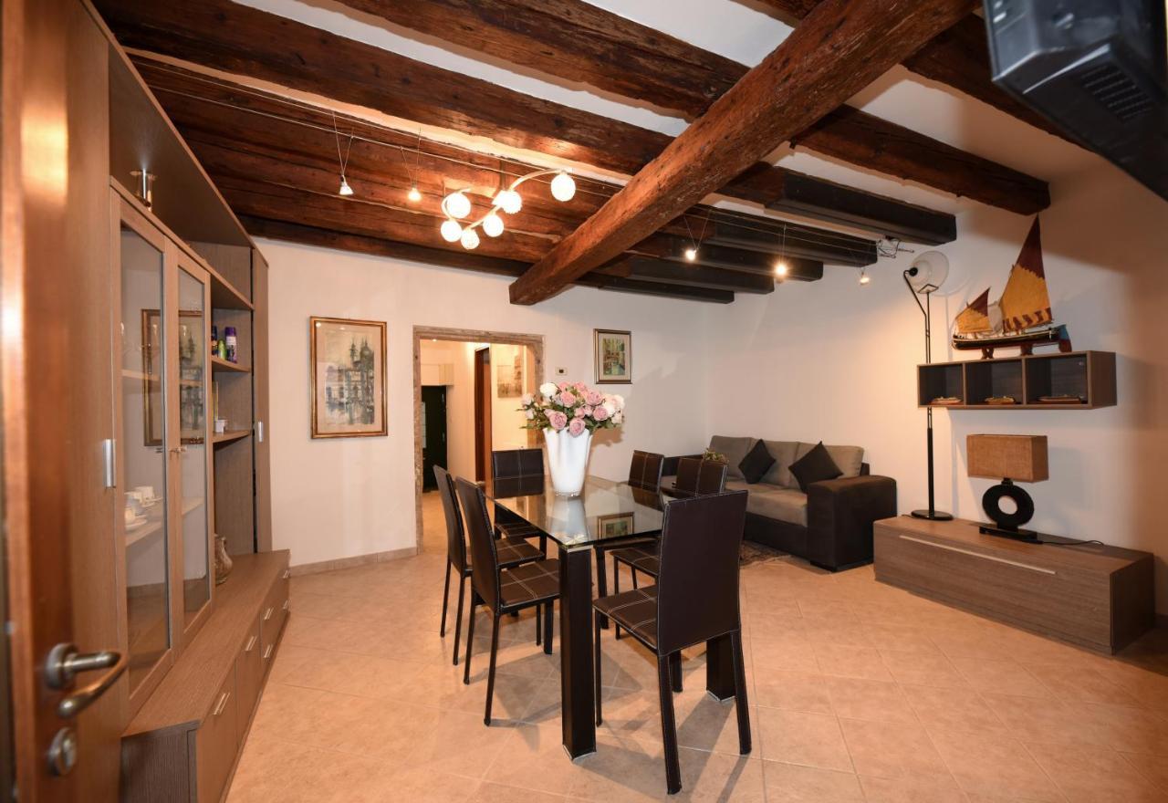 Do Pozzi Apartment Venesia Bagian luar foto