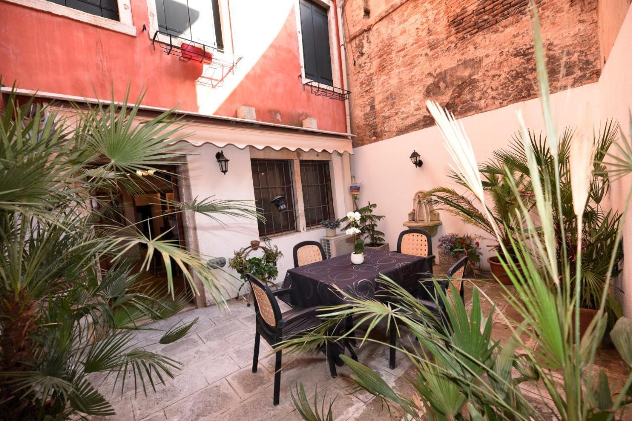 Do Pozzi Apartment Venesia Bagian luar foto